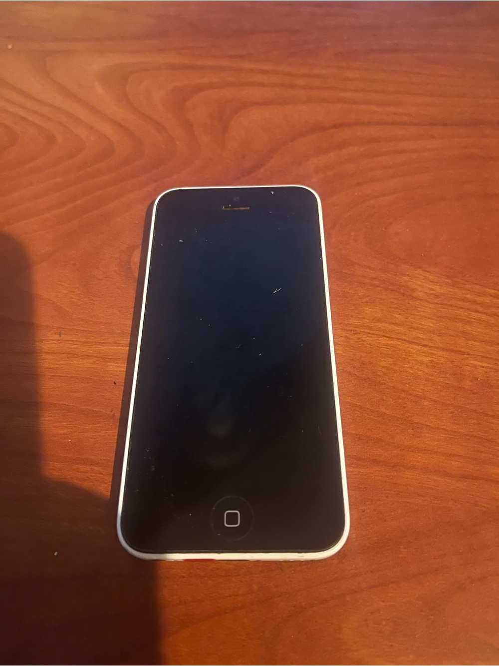 Apple iPhone (White) - 5c (8G) Unlocked Reliable Refurbished Smartphone - Picture 5 of 9